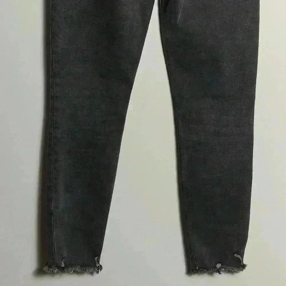 GOOD AMERICAN Grey Wash Mid-rise Stretchy Skinny Jeans Size 2/26 - Picture 10 of 15